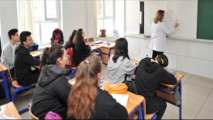 EĞİTİM SİSTEMİ YİNE DEĞİŞİYOR 
