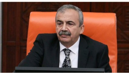 SIRRI SÜREYYA ÖNDER VEFAT ETTİ