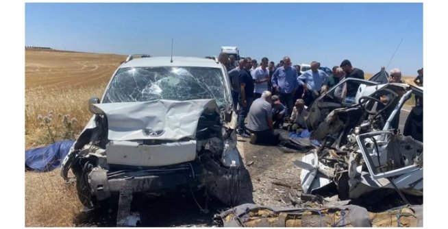 ADIYAMAN DA İKİ ARAC ÇARPIŞTI 